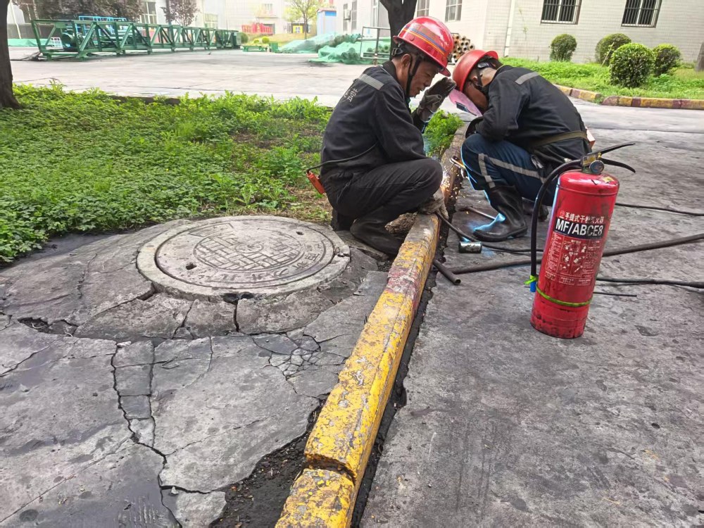 比學(xué)趕幫創(chuàng)氛圍 嚴(yán)守底線護(hù)安全